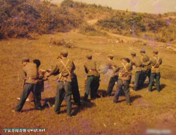 1983年严打时期<em>刑场枪决</em>死刑犯老照片(组图)-