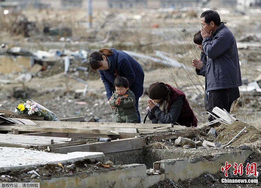 日本东京举行大地震遇难者追悼会(高清组图)