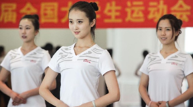 第九届大运会礼仪志愿者参照<em>空姐标准</em>培训-和