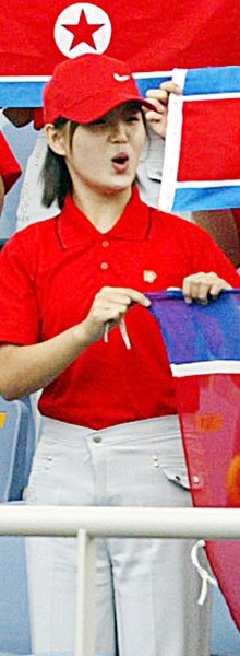 朝鲜第一夫人李雪主用迪奥包 价值上万元(组图