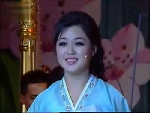 朝鲜第一夫人李雪主用迪奥包 价值上万元(组图