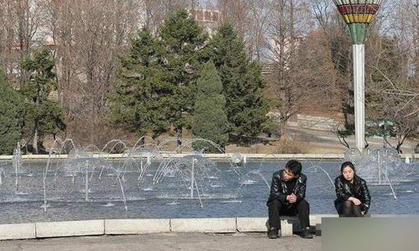 围观:朝鲜青年男女怎样谈恋爱