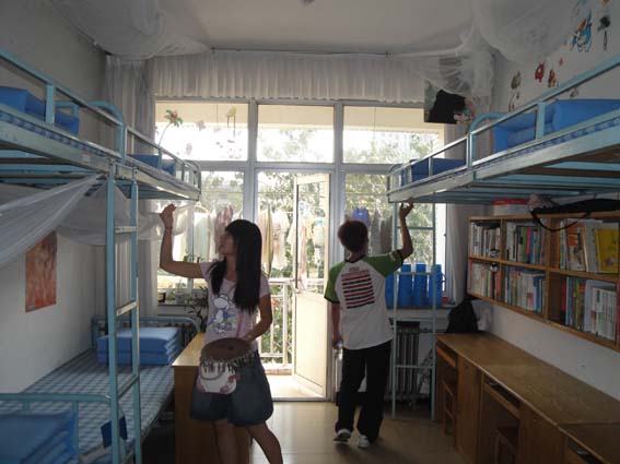 实拍<em>女</em>大学<em>生宿舍</em>生活照-房产频道-和讯网