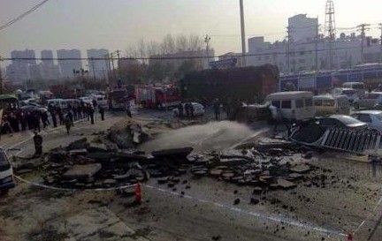 组图:武汉长丰大道地下发生爆炸伤亡不详疑化