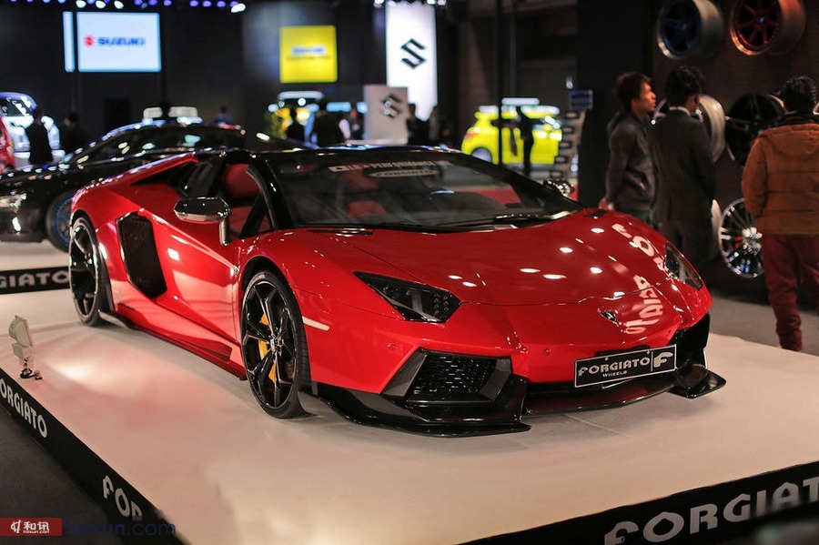 国改装车展大玩cosplay 车模<em>情趣</em>内衣<em>诱惑</em>无