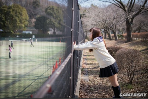 组图:南京举办美腿大赛 佳丽不慎漏底