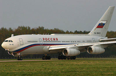 莫斯科一伊尔96-300客机起火 曾一度为普京专机