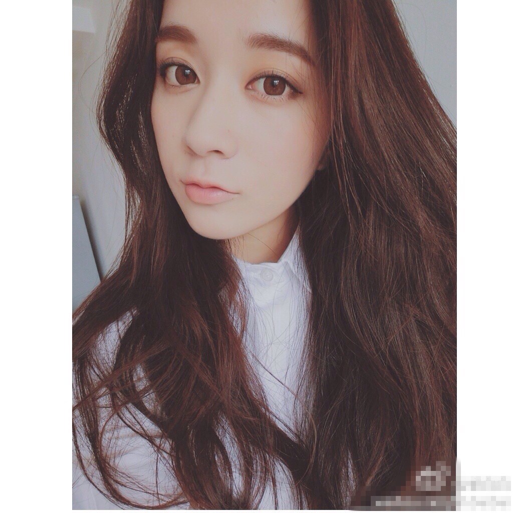 组图:李维嘉女友李白白疑似曝光 系浙江传媒学