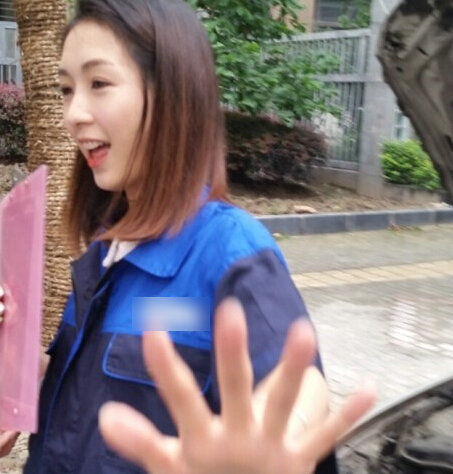 最美二手车检测师爆红网络 车友纷纷求偶遇