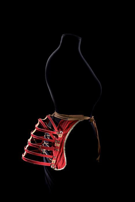 女性<em>胸罩百年变迁</em>史:从导弹式到隐形式 -读书频