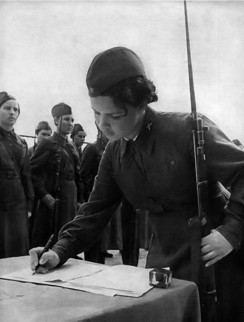 二战苏联女兵服装图片