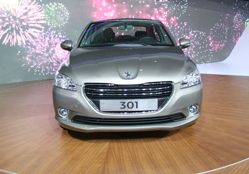 成都车展东风标致301 首发亮相