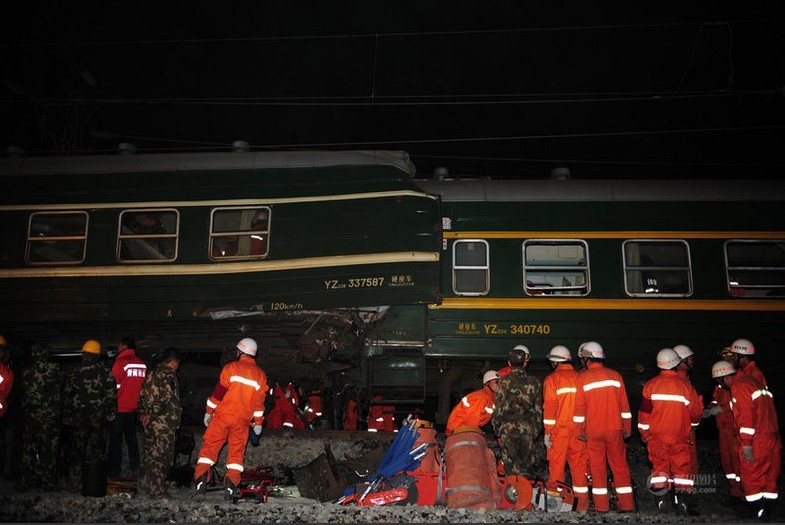 23日晚,青藏铁路西格段(西宁至格尔木段)发生火车相撞事故,造成人员